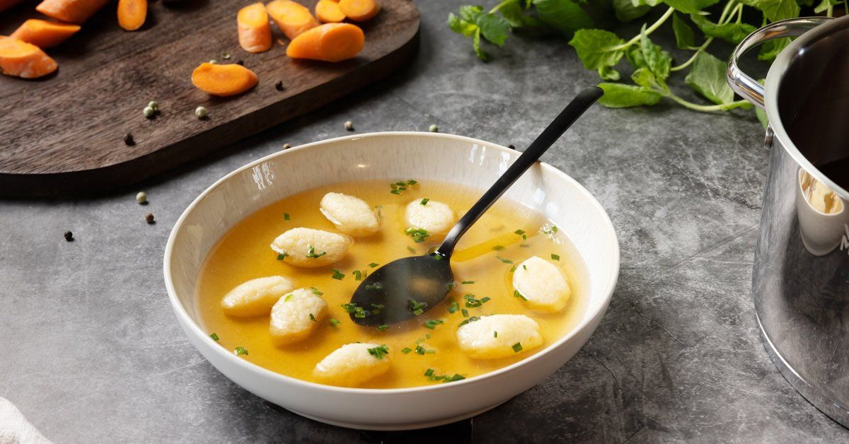 Clear broth with semolina dumplings - Soups - Recipes - Recipes & Tips - Leimer Website