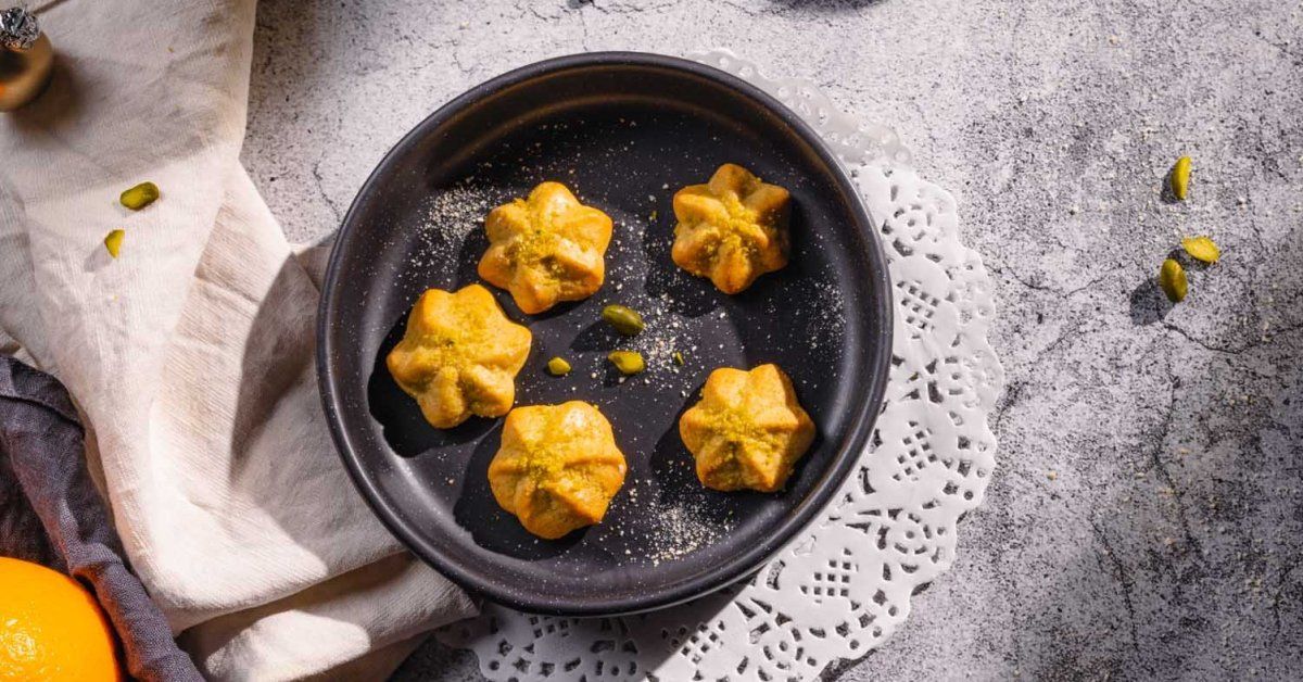 Pistachio orange macaroons - Desserts - Recipes - Recipes & Tips - Leimer Website