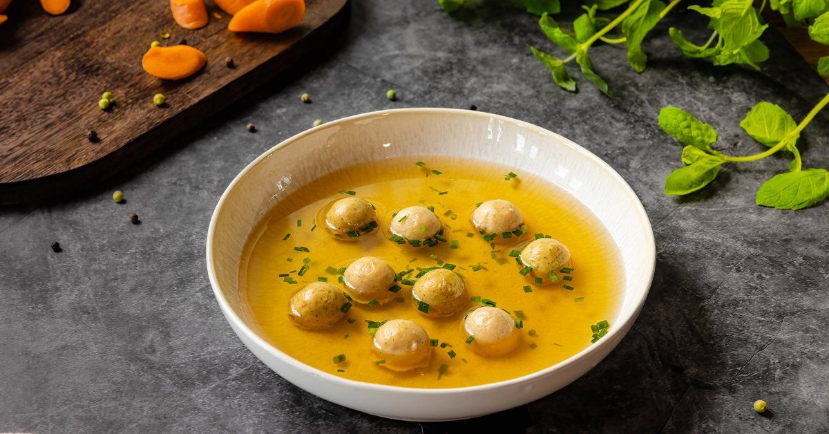 Clear broth with marrow and soup dumplings - Soups - Recipes - Recipes & Tips - Leimer Website