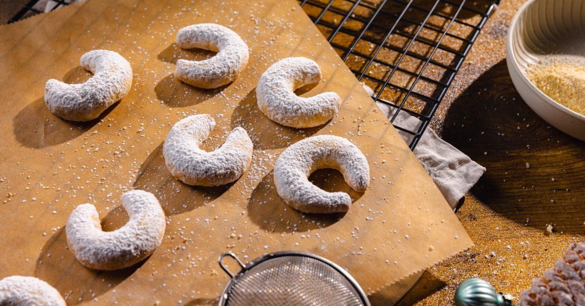 Vanilla crescents - Desserts - Recipes - Recipes & Tips - Leimer Website